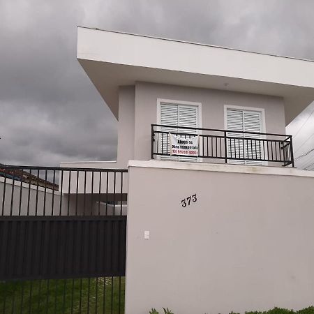 Sobrado Frente Ao Sesc, Wifi 300Mb, 2 Vagas Auto, Cozinha, Churrasqueira, Moderno E Reformado Бертиога Экстерьер фото